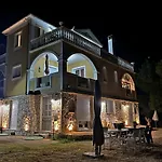 Kalielaia * Mouzákion